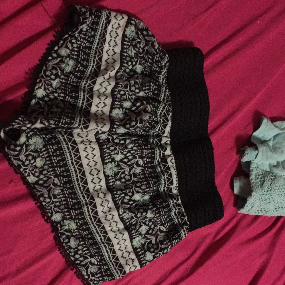 Mint/black/white